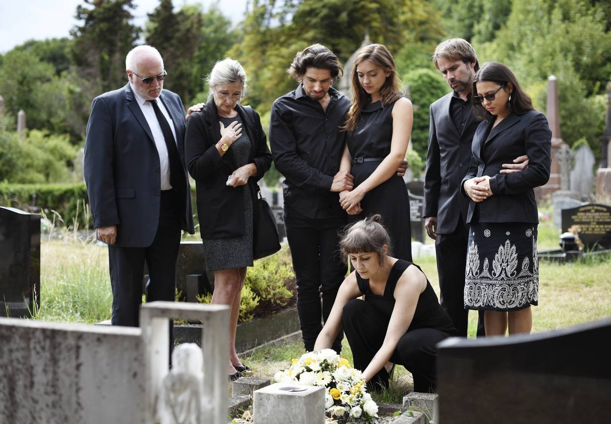 hommage proche disparu plaque funéraire