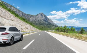 Comment choisir la voiture idéale pour les déplacements en famille ?