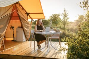 À quoi servent les bâches ? Des usages variés pour particuliers et professionnels